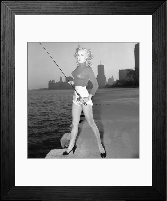 Framed Print : Chicago Model Demonstrates the Unusually Hot Weather Framed Print : Chicago Model Demonstrates the Unusually Hot Weather