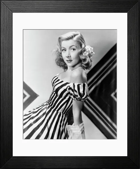 Framed Print : Gloria Grahame, Posing Framed Print : Gloria Grahame, Posing