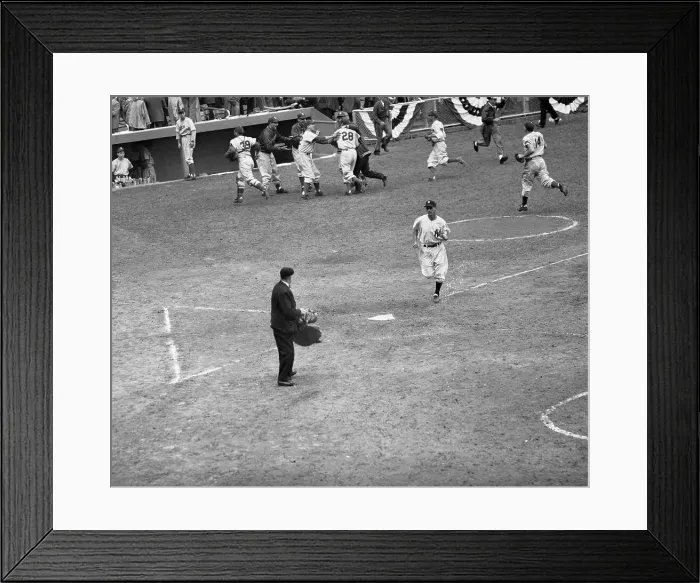 Framed Print : End of Yankees-Dodgers Game