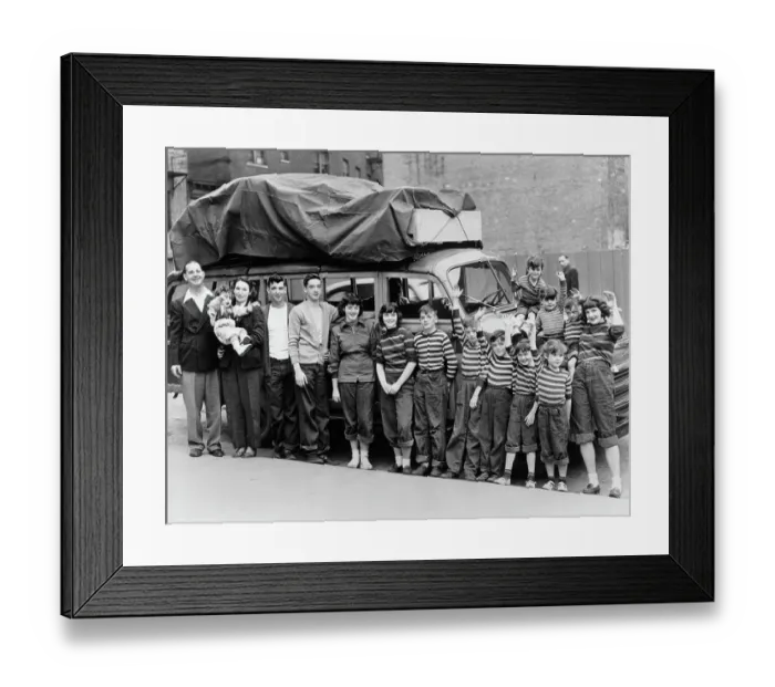 Framed Print : Family Waving Goodbye