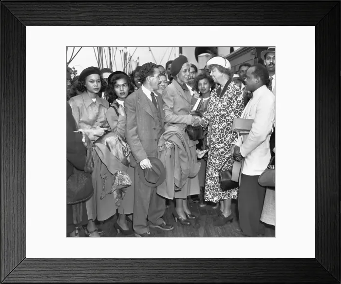 Framed Print : Eleanor Roosevelt Bidding Farewell to Howard University Students and Faculty Framed Print : Eleanor Roosevelt Bidding Farewell to Howard University Students and Faculty