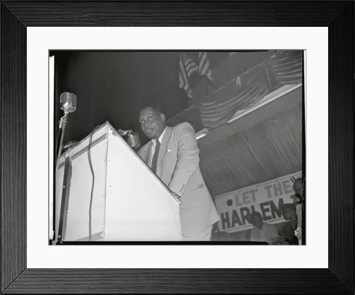 Framed Print : Paul Robeson Speaking at Podium Framed Print : Paul Robeson Speaking at Podium