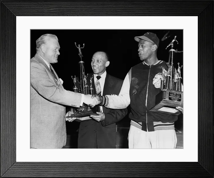 Framed Print : Athletes Receiving Awards From Illinois States Attorney Framed Print : Athletes Receiving Awards From Illinois States Attorney
