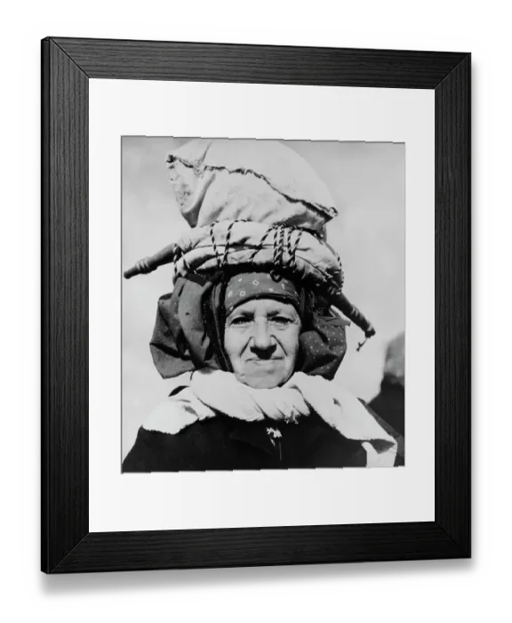 Framed Print : Woman Carrying A Bundle On Her Head Framed Print : Woman Carrying A Bundle On Her Head