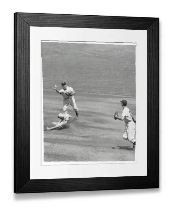 Framed Print : Umpire Striking George Elder Out Framed Print : Umpire Striking George Elder Out