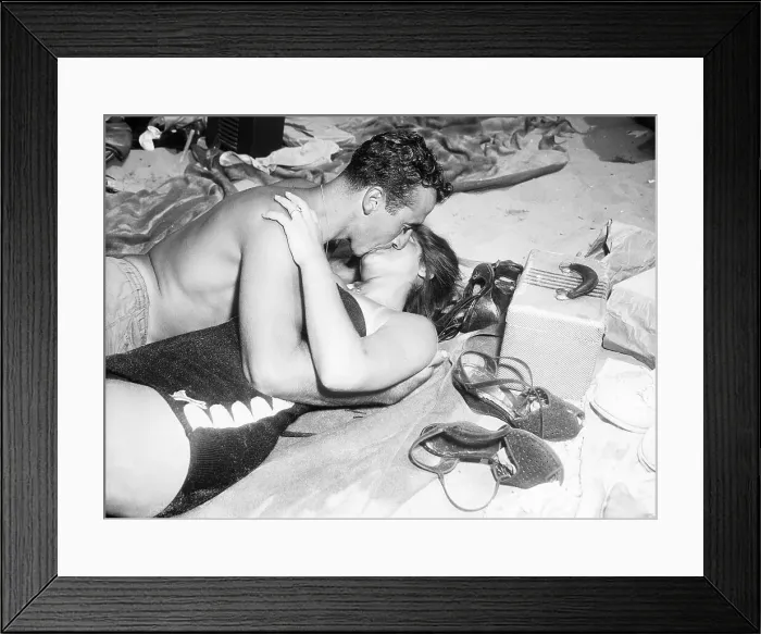 Framed Print : Lovers Kissing on Coney Island Framed Print : Lovers Kissing on Coney Island