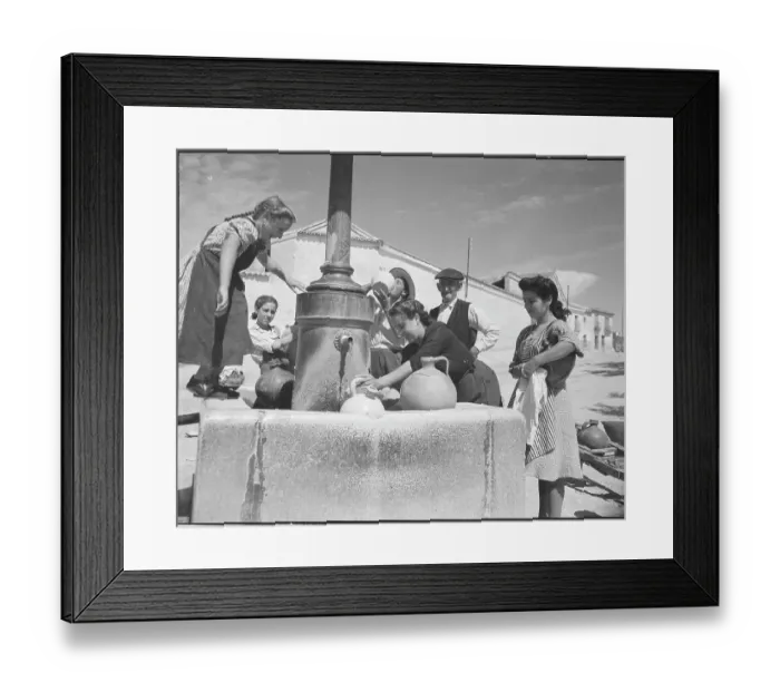 Framed Print : Spanish Women Drawing Water at a Well Framed Print : Spanish Women Drawing Water at a Well