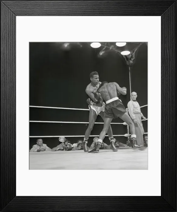 Framed Print : Sugar Ray Robinson in Boxing Action Framed Print : Sugar Ray Robinson in Boxing Action