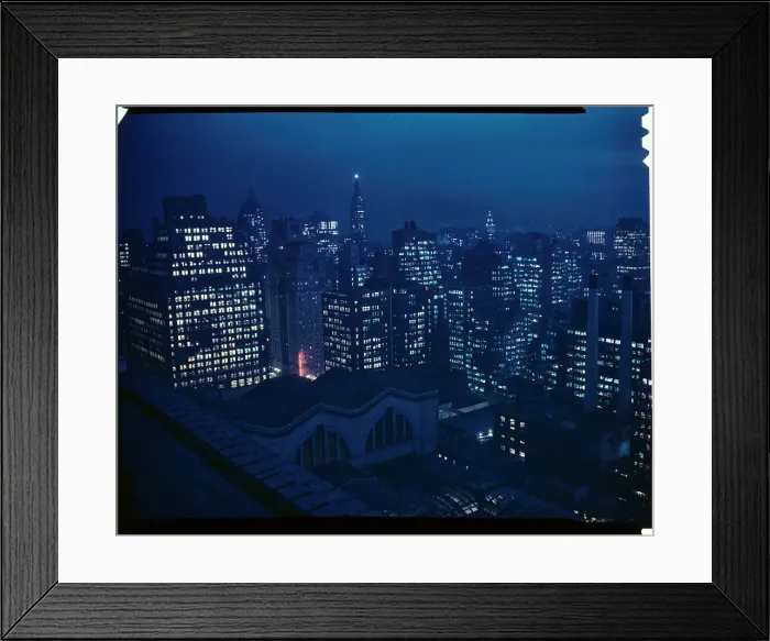 Framed Print : Nighttime View of New York City Buildings Framed Print : Nighttime View of New York City Buildings