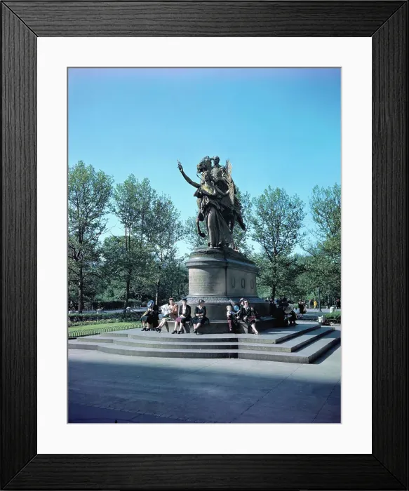 Framed Print : New Yorkers Sitting on Steps of Monument Framed Print : New Yorkers Sitting on Steps of Monument