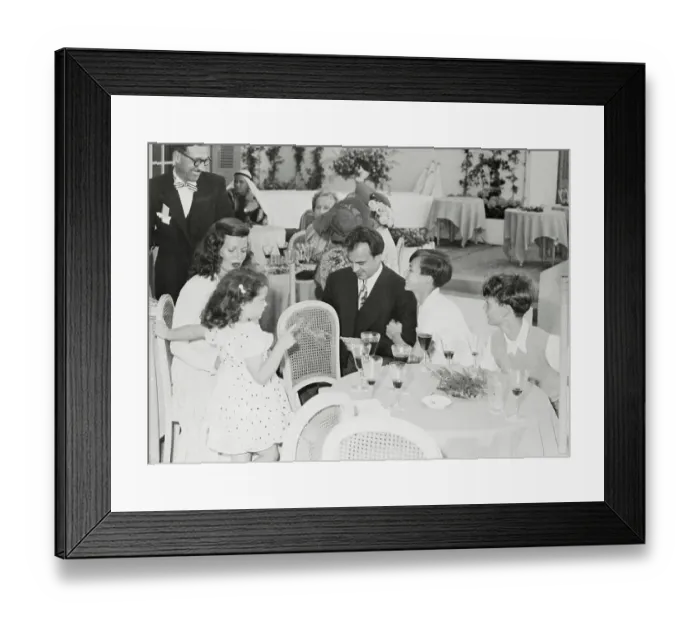 Framed Print : Rita Hayworth and Aly Khan with Children Framed Print : Rita Hayworth and Aly Khan with Children