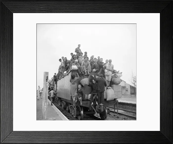 Framed Print : Train Loaded With People Arriving At Dep Framed Print : Train Loaded With People Arriving At Dep