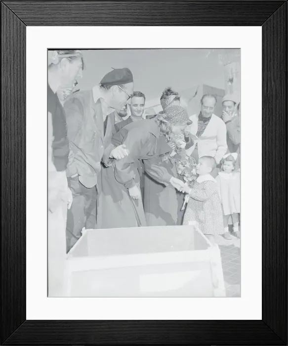 Framed Print : Ingrid Bergman and Roberto Rossellini Shaking Child's Hand Framed Print : Ingrid Bergman and Roberto Rossellini Shaking Child's Hand