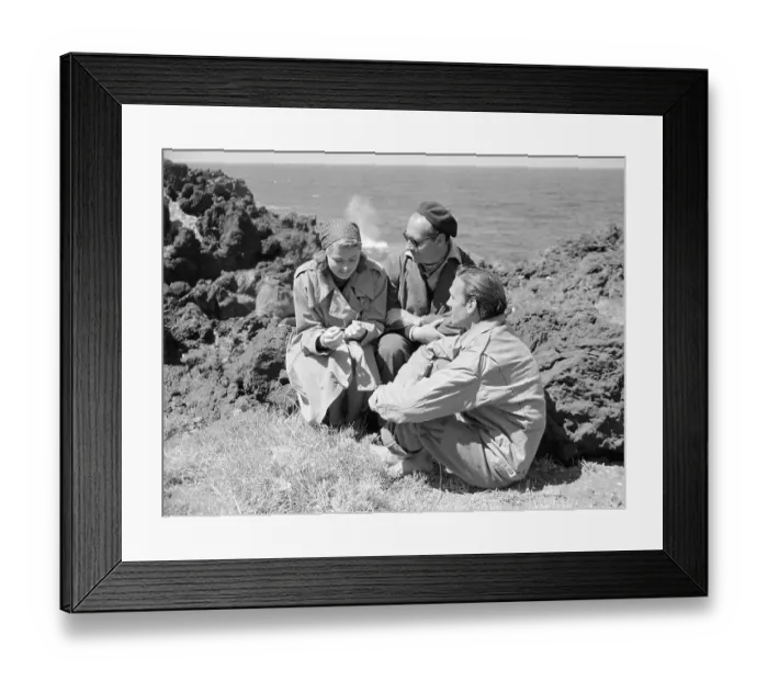 Framed Print : Ingrid Bergman with Roberto Rossellini and Mario Vitale on Coast Framed Print : Ingrid Bergman with Roberto Rossellini and Mario Vitale on Coast