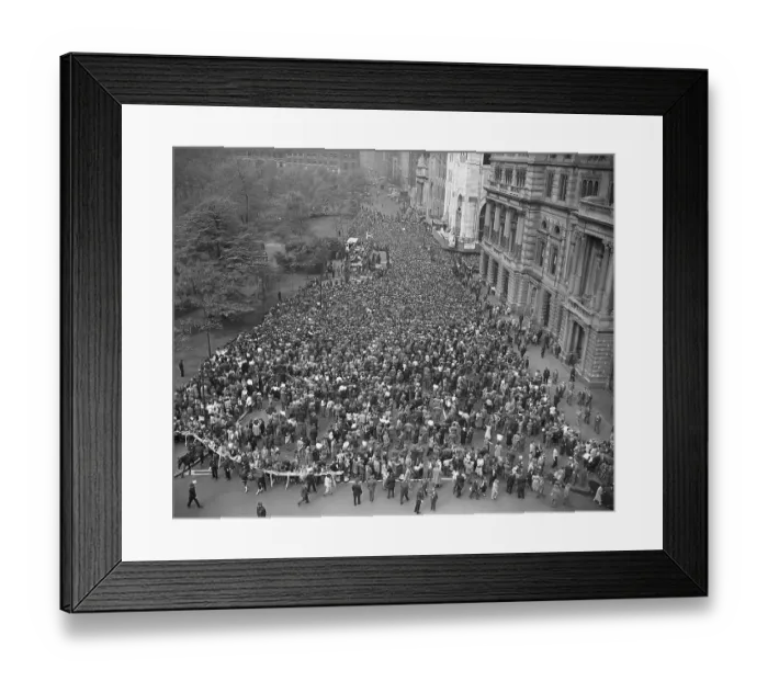 Framed Print : Crowd On Anniversary Of Israel Independe
