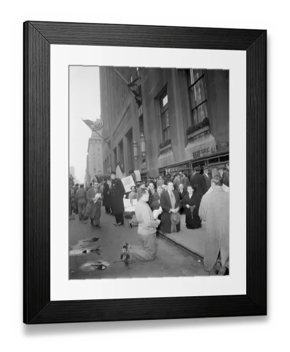 Framed Print : Picketers Praying Outside Peace Parley Framed Print : Picketers Praying Outside Peace Parley