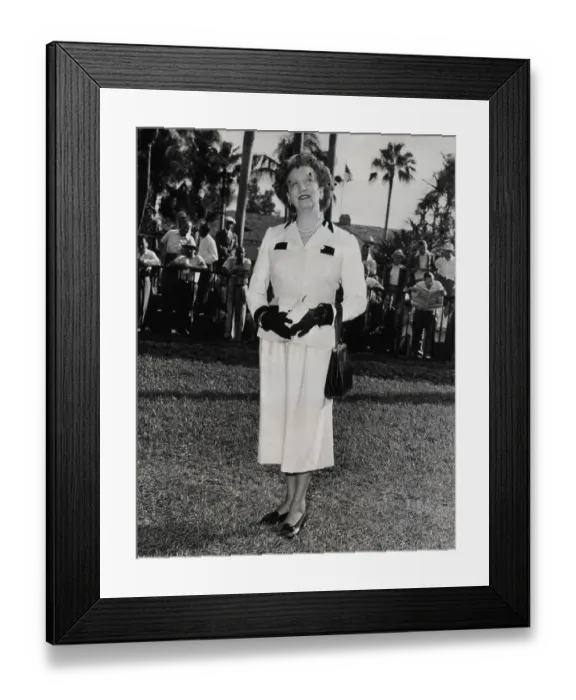 Framed Print : Elizabeth Arden Framed Print : Elizabeth Arden