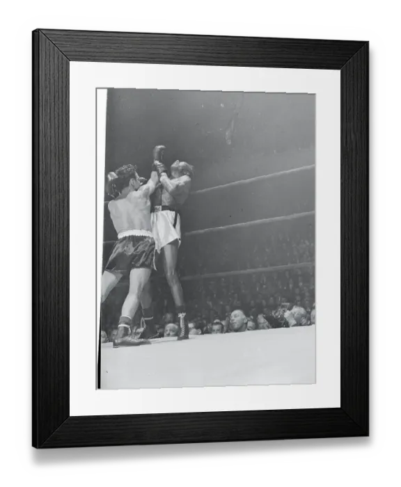 Framed Print : Willie Pep Punching Sandy Saddler