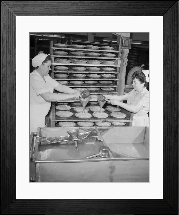 Framed Print : Women Working on Apple Pies in Factory Framed Print : Women Working on Apple Pies in Factory