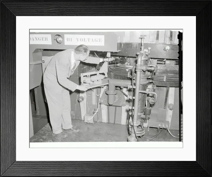 Framed Print : Marvin Martin in Laboratory Framed Print : Marvin Martin in Laboratory