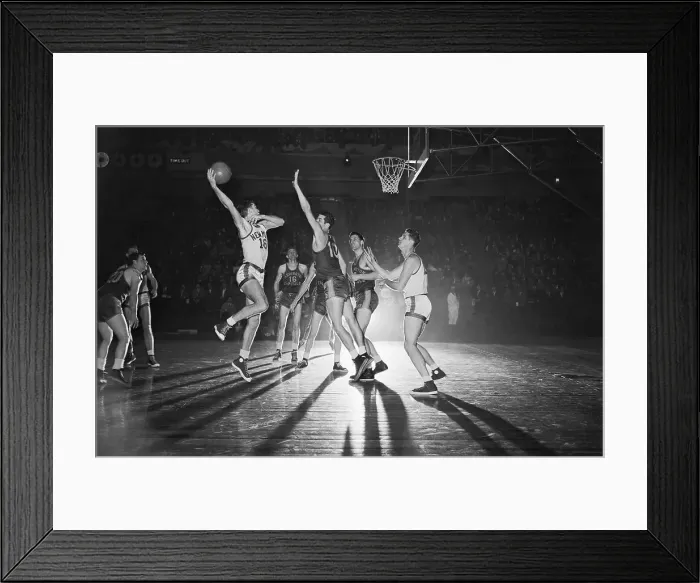 Framed Print : The Knicks and Washington Capitals in Action Framed Print : The Knicks and Washington Capitals in Action