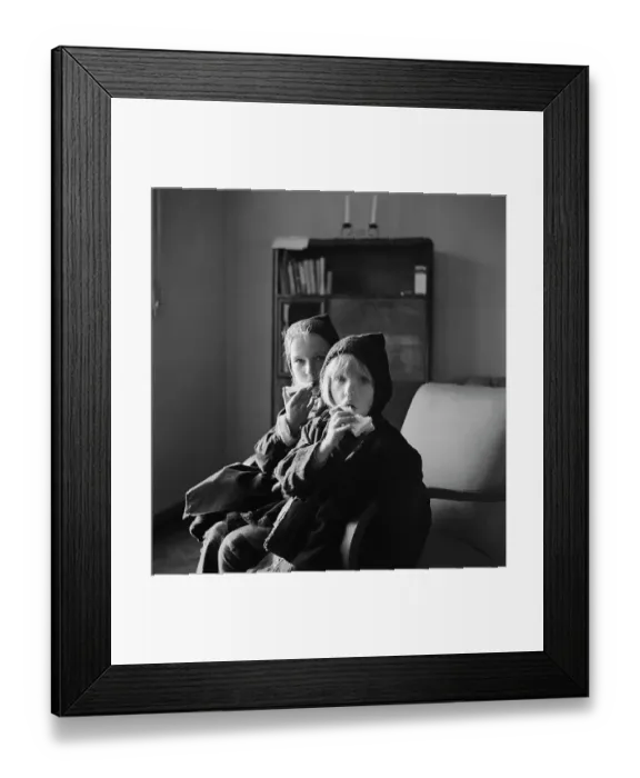 Framed Print : Hungry Children in Berlin Framed Print : Hungry Children in Berlin