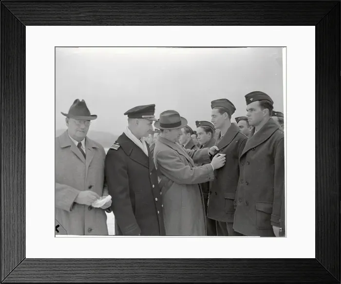 Framed Print : Troops Recieving Wngs