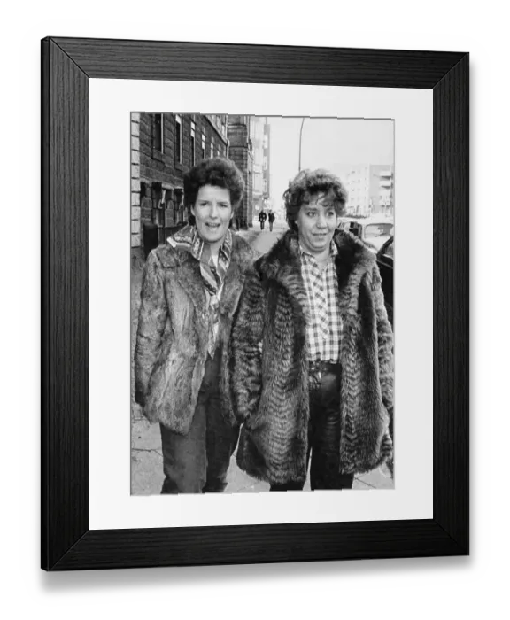 Framed Print : Mother and Daughter with McCartney Paternity Suit Framed Print : Mother and Daughter with McCartney Paternity Suit