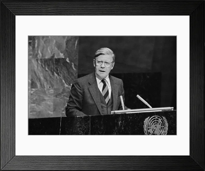 Framed Print : Helmut Schmidt Speaking About Disarmament Framed Print : Helmut Schmidt Speaking About Disarmament