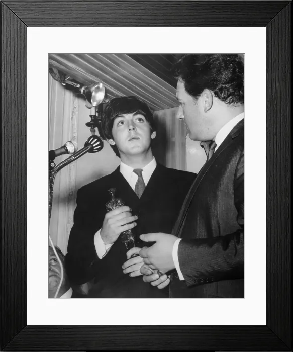 Framed Print : Paul McCartney Holding Award Framed Print : Paul McCartney Holding Award