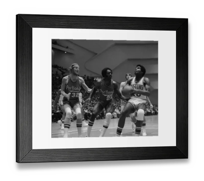 Framed Print : Curtis Rowe Drives Past Sidney Wicks And Bill Walton Framed Print : Curtis Rowe Drives Past Sidney Wicks And Bill Walton