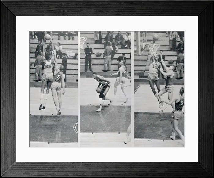 Framed Print : Wilt Chamberlain In Play Framed Print : Wilt Chamberlain In Play