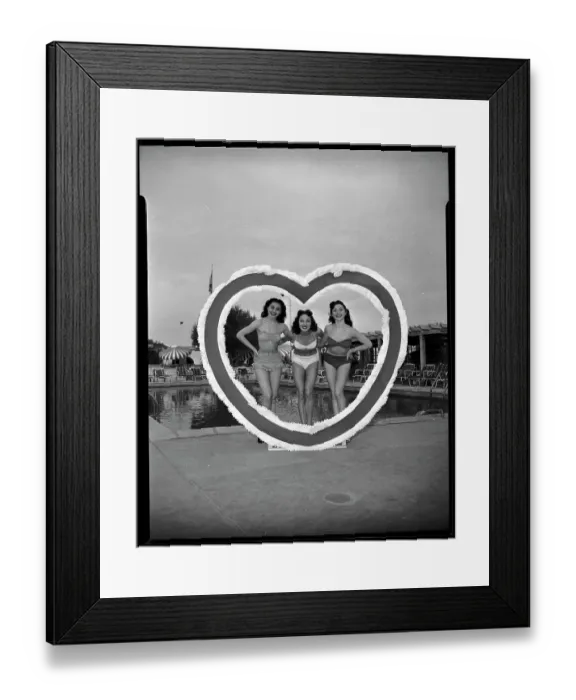 Framed Print : Vegas Girls Posing In A Valentine Heart Framed Print : Vegas Girls Posing In A Valentine Heart
