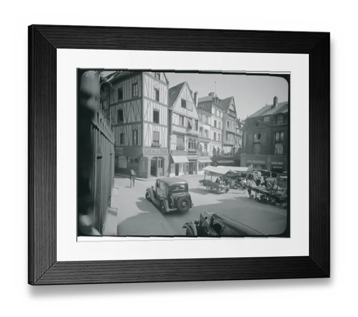 Framed Print : Street Scene in Rouen Framed Print : Street Scene in Rouen