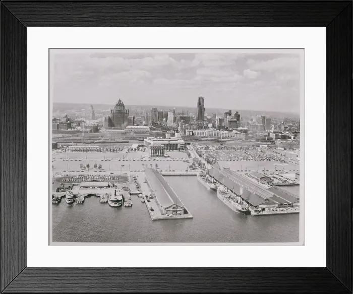 Framed Print : Skyline and Harbor of Toronto Framed Print : Skyline and Harbor of Toronto