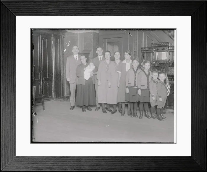 Framed Print : Portrait of Immigrant Family from Germany Framed Print : Portrait of Immigrant Family from Germany