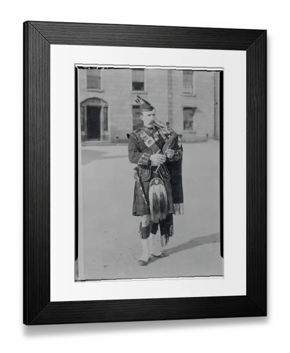 Framed Print : Portrait of Scottish Bagpipe Player Framed Print : Portrait of Scottish Bagpipe Player
