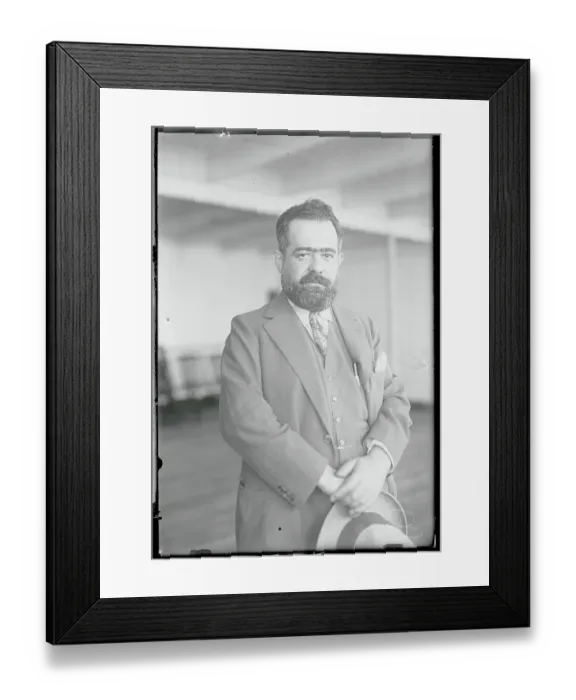 Framed Print : Sculptor Jo Davidson