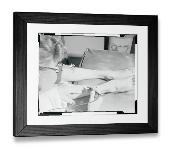 Framed Print : Electrolysis of the Legs Framed Print : Electrolysis of the Legs