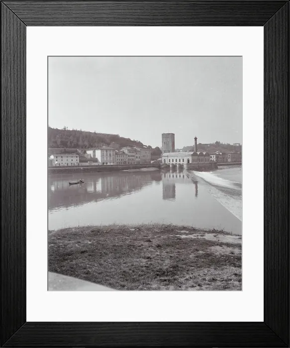 Framed Print : View Looking Across Arno River Framed Print : View Looking Across Arno River