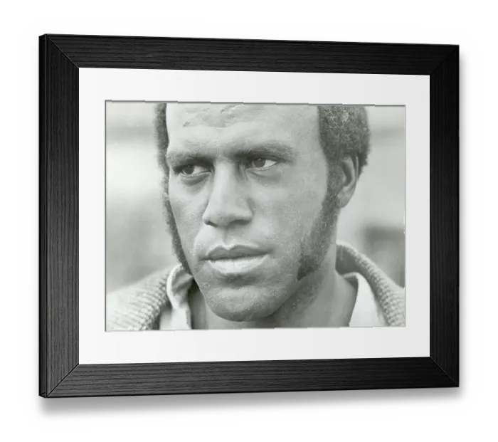 Framed Print : Fred Williamson In Close-Up / Movie Still Framed Print : Fred Williamson In Close-Up / Movie Still