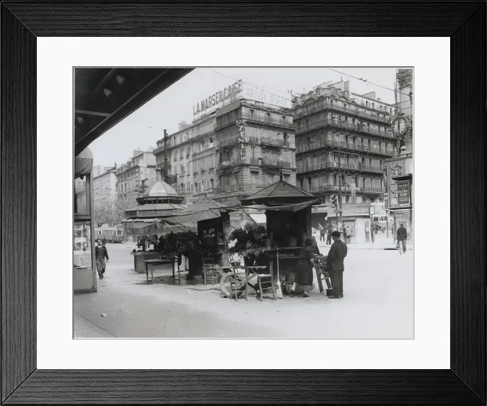 Framed Print : Marseille Street Scene Framed Print : Marseille Street Scene