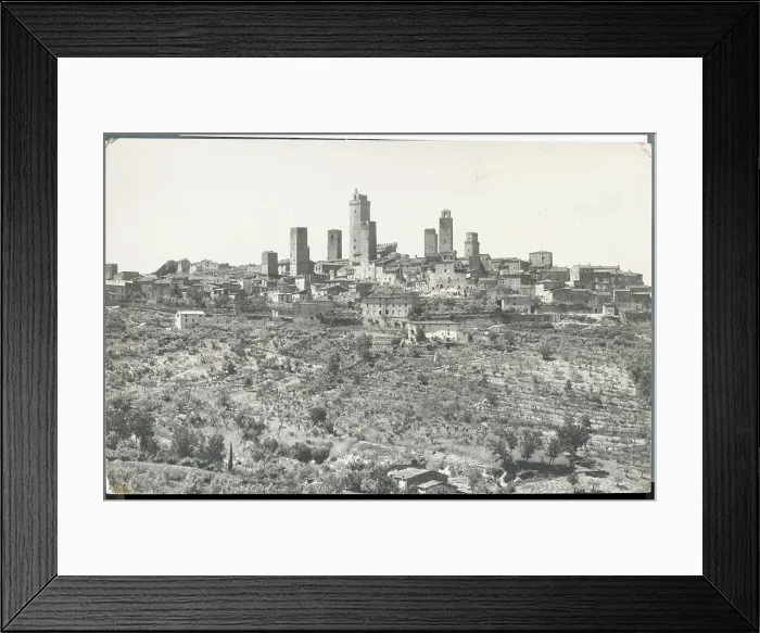 Framed Print : Distant View of San Gimignano, Italy Framed Print : Distant View of San Gimignano, Italy