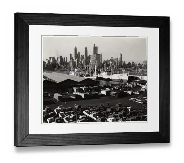 Framed Print : Manhattan Skyline and Brooklyn Port Authority Pier 3 Framed Print : Manhattan Skyline and Brooklyn Port Authority Pier 3