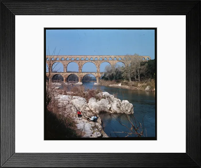 Framed Print : View of the Pont du Gard Framed Print : View of the Pont du Gard
