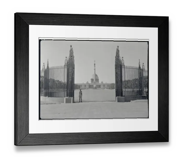 Framed Print : Lone Guard in Front of Viceroy's House Framed Print : Lone Guard in Front of Viceroy's House