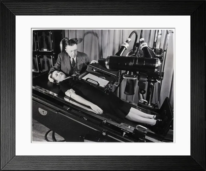 Framed Print : Doctor Uses Flouradex On Patient;X-Ray Framed Print : Doctor Uses Flouradex On Patient;X-Ray