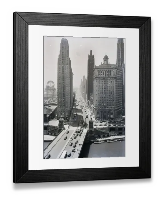 Framed Print : Michigan Ave.Looking South From Wrigley Framed Print : Michigan Ave.Looking South From Wrigley