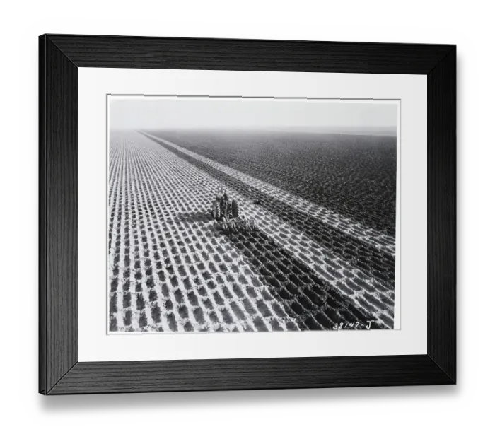 Framed Print : John Deere Model G Tractor In Field Framed Print : John Deere Model G Tractor In Field