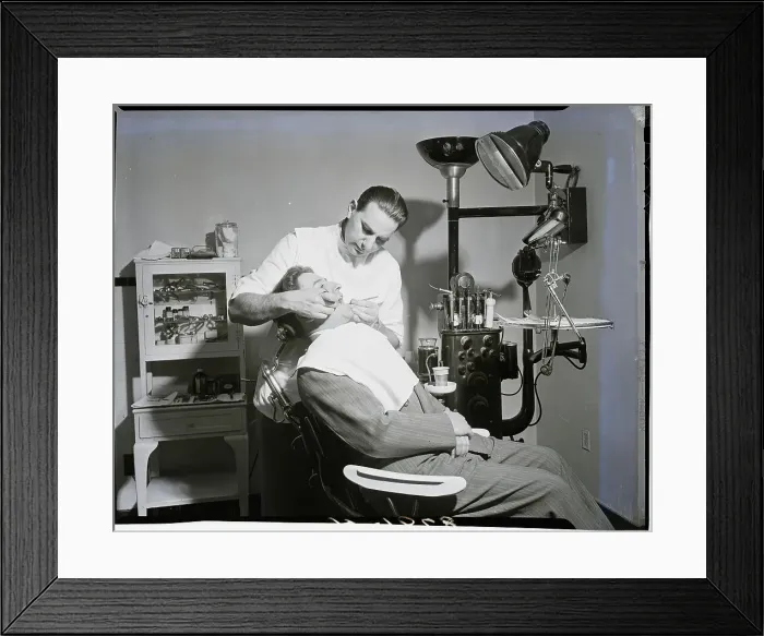 Framed Print : Dentist and Patient in Chair Framed Print : Dentist and Patient in Chair